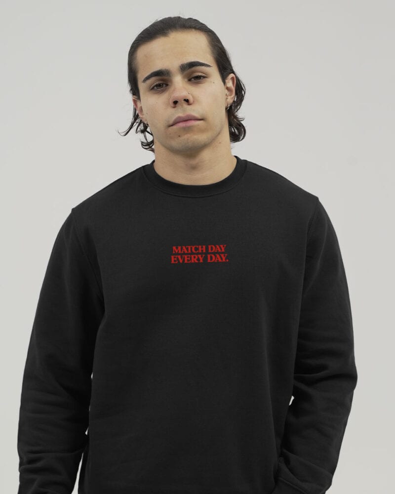 sudadera negra rojiblanca matchday (1)