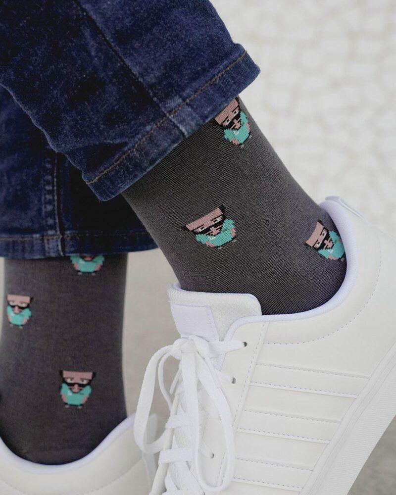 calcetines meme gris (4)